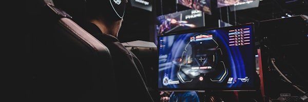 宙斯游戏中奥林匹斯众神立绘，展示宙斯、雅典娜、阿波罗等神明